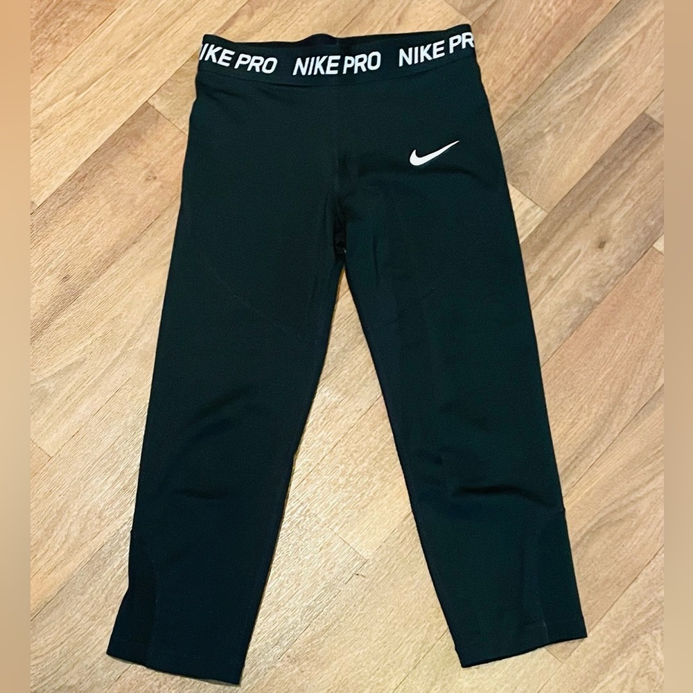 3/$15 Nike 3/4 Black Pro Leggings